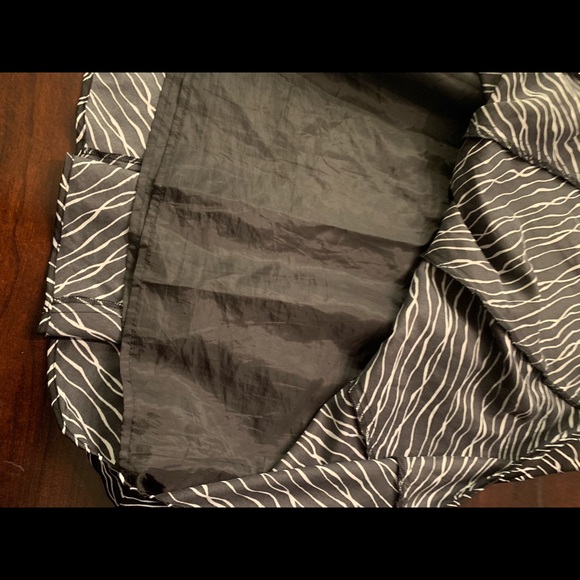 The Limited black and white skirt - Picture 5 of 6
